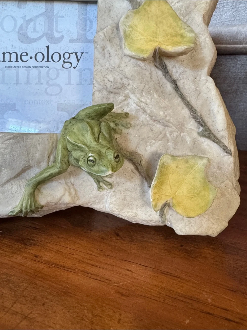 Vintage Frameology 1999 Photo Frame with 3D Whimsical Green Tree Frogs